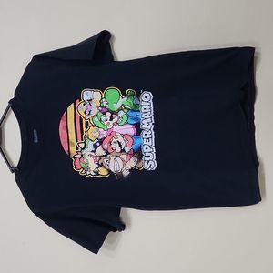 Super Mario Shirt Size M